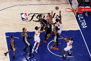 魔術(shù)師：OG的補(bǔ)籃不僅限于NBA 更是整個(gè)體育史上最偉大時(shí)刻之一配圖