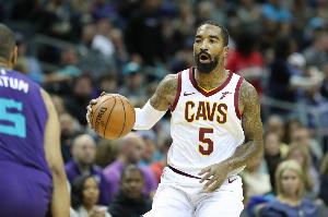 JR:在我長達16年的職業(yè)生涯里 大概有七成時間都深陷抑郁情緒配圖
