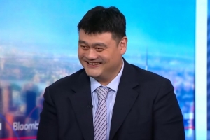 姚明：在中國(guó)籃球和足球并駕齊驅(qū) 很多年輕人想像楊瀚森一樣打NBA配圖