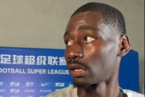 戴帽！阿蘇埃：不管踢什么位置都把自己的能力和狀態(tài)發(fā)揮到最好配圖
