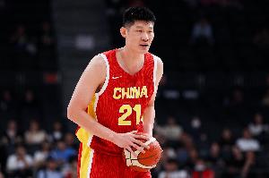 記者：若每屆大賽都這樣繃緊神經(jīng)上戰(zhàn)場 男籃這崩盤保不齊是常態(tài)配圖